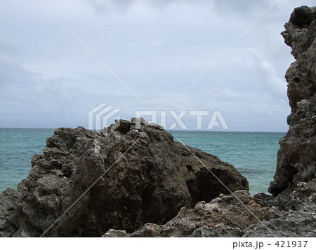 沖縄　岩場　風景 421937