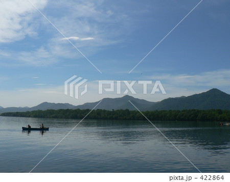 屈斜路湖とボート 422864