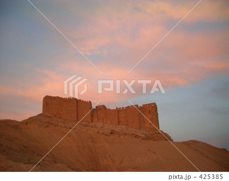 アラブ城の夕景　シリア 425385