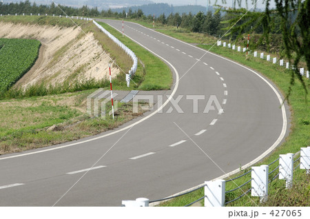 曲がった一本道 427065