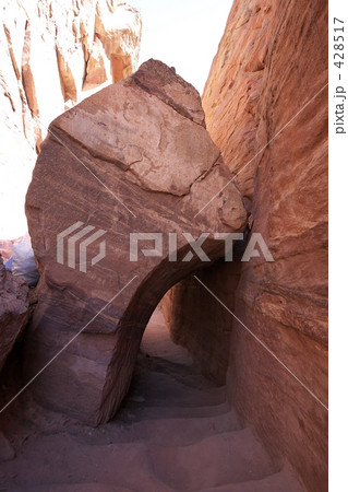 くりぬいた岩 くりぬいた岩 428517