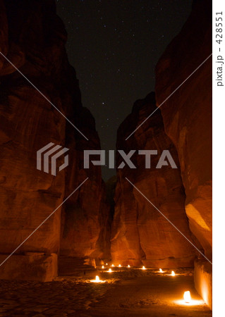 ペトラ・バイ・ナイトのシーク ペトラ・バイ・ナイトのシーク 428551