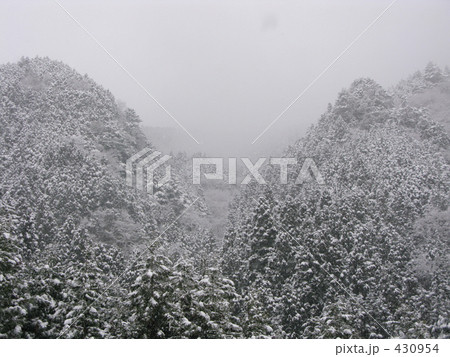 山の雪 430954