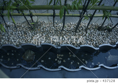瓦の排水溝 437128