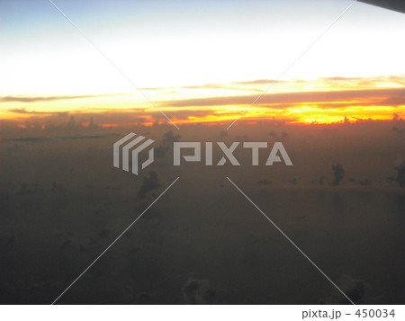 飛行機からの夕焼け 450034