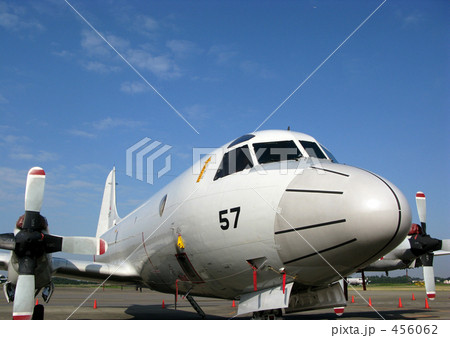 飛行機と青空 456062