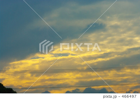 夕焼け空と高圧線 466497
