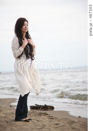 海辺の女性 467303