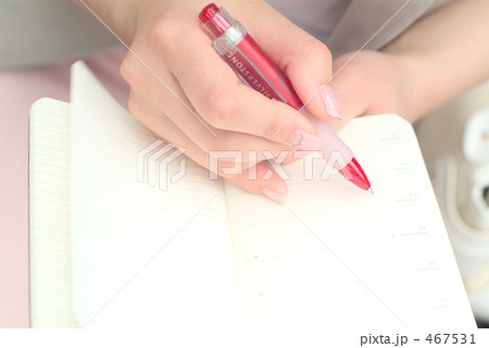 メモを書く女性09 467531