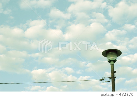 ちょっとレトロな街灯と青空 ちょっとレトロな街灯と青空 472370