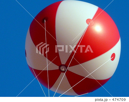 青空とアドバルーン 474709