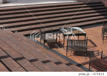 つながれたイス 475615