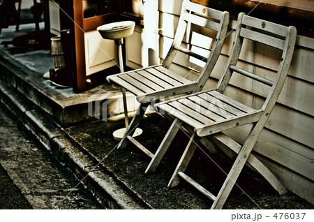 The chair which formed a line The chair which formed a line 476037