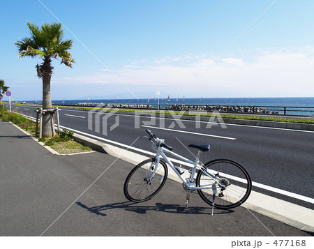 自転車と一本道 477168