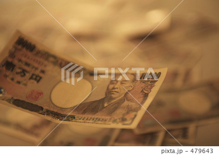 舞い散る札 479643