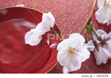 桜とお酒 480698
