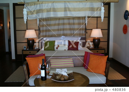 ワン＆オンリー　カヌフラ　水上ヴィラ　ベットルーム 480836