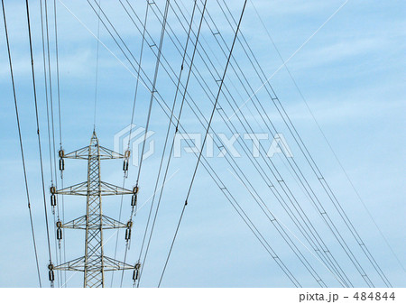 送電線と鉄塔 484844