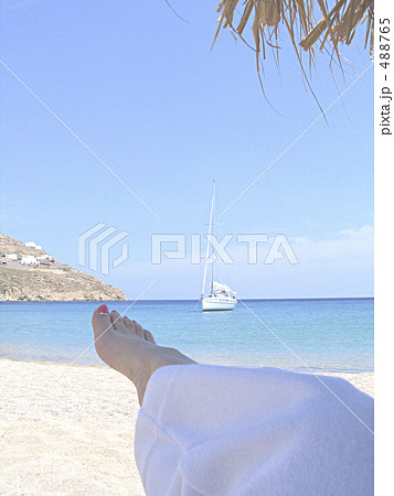 休息中の投げ出された足 488765