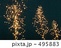 495883