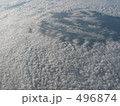 496874