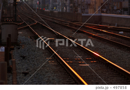 光る線路 497858