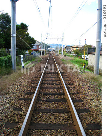駅へ続く田舎の線路 513491