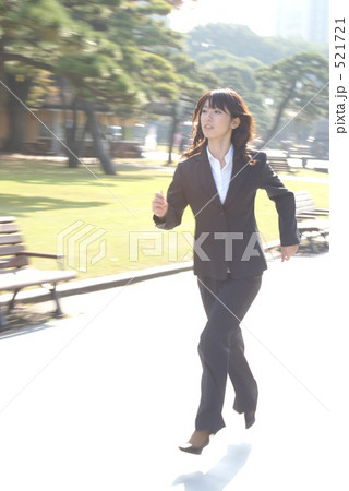 疾走ビジネスウーマン 521721