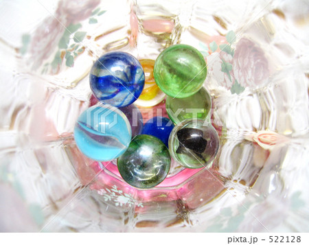 コップの中のビー玉 522128