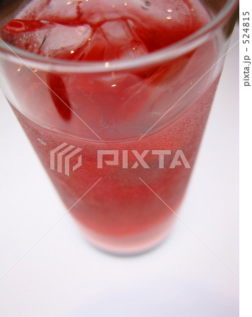 カシスのカクテル 524815