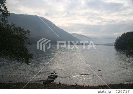 悪天候の湖水地方 529717