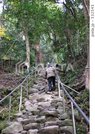 熊野磨崖仏 仏 鬼が一晩で築いた乱積みの石段 熊野磨崖仏 仏 鬼が一晩で築いた乱積みの石段 532543