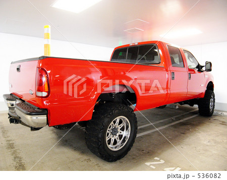 赤いトラック 536082