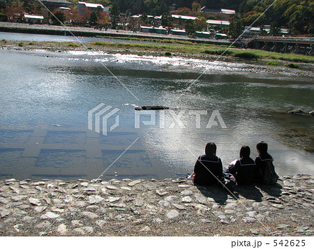 河辺でのひととき 542625