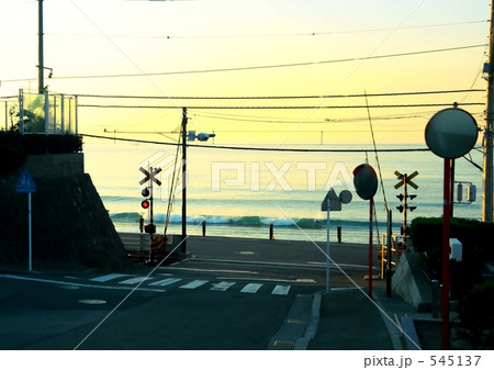 七里ガ浜の朝 545137