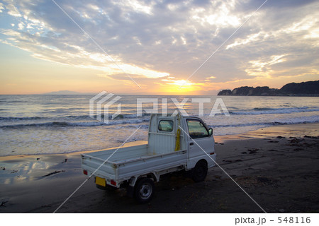 海岸を走る軽トラ 海岸を走る軽トラ 548116