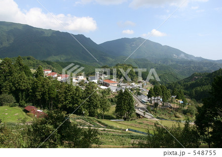 ひっそりとたたずむ隠れ里 548755