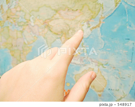 地図を指差す 548917