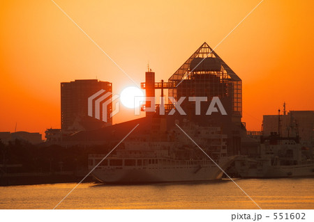 東京の日の出 551602