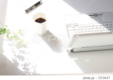 ビジネスの未来　ノートパソコン 555647