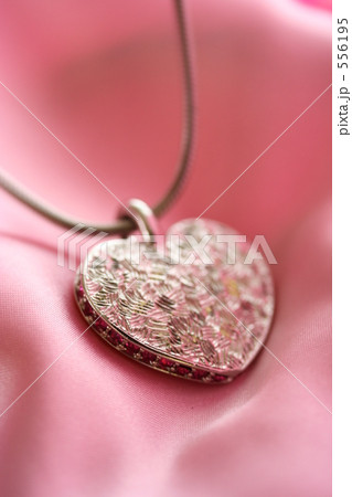 ハートのペンダント ハートのペンダント 556195