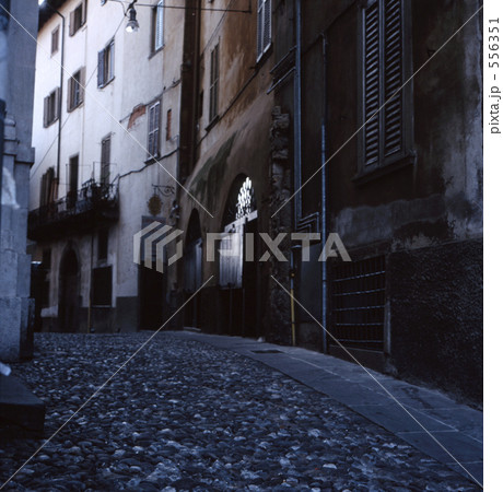 イタリアの石畳 556351
