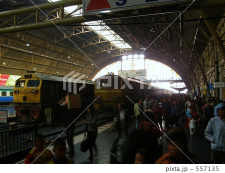 ホアランポーン駅 ホーム ホアランポーン駅 ホーム 557135