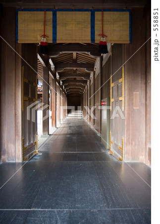 神社の廊下 558851