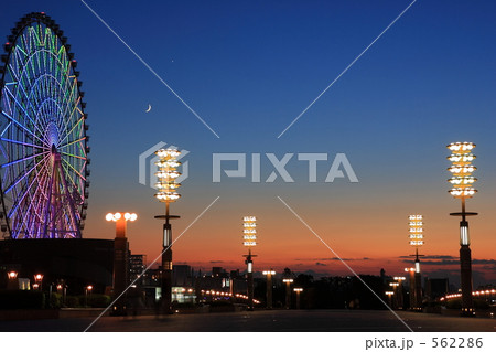 台場のプロムナードと観覧車 台場のプロムナードと観覧車 562286