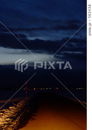 遠くの灯り 563438