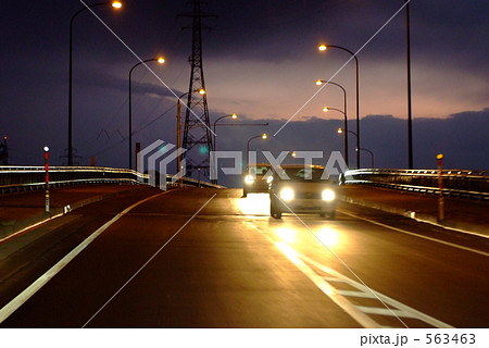 濡れた路面 濡れた路面 563463