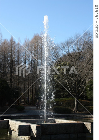 立ち上る水の柱 立ち上る水の柱 563610