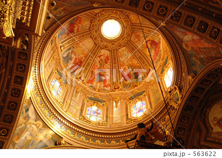 マルタ　ゴゾ島　教会のドーム 563622