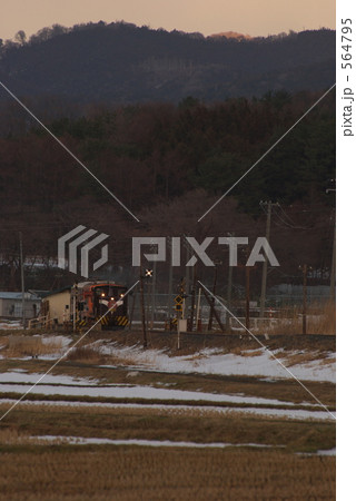 深郷田駅に停車中のストーブ列車 深郷田駅に停車中のストーブ列車 564795